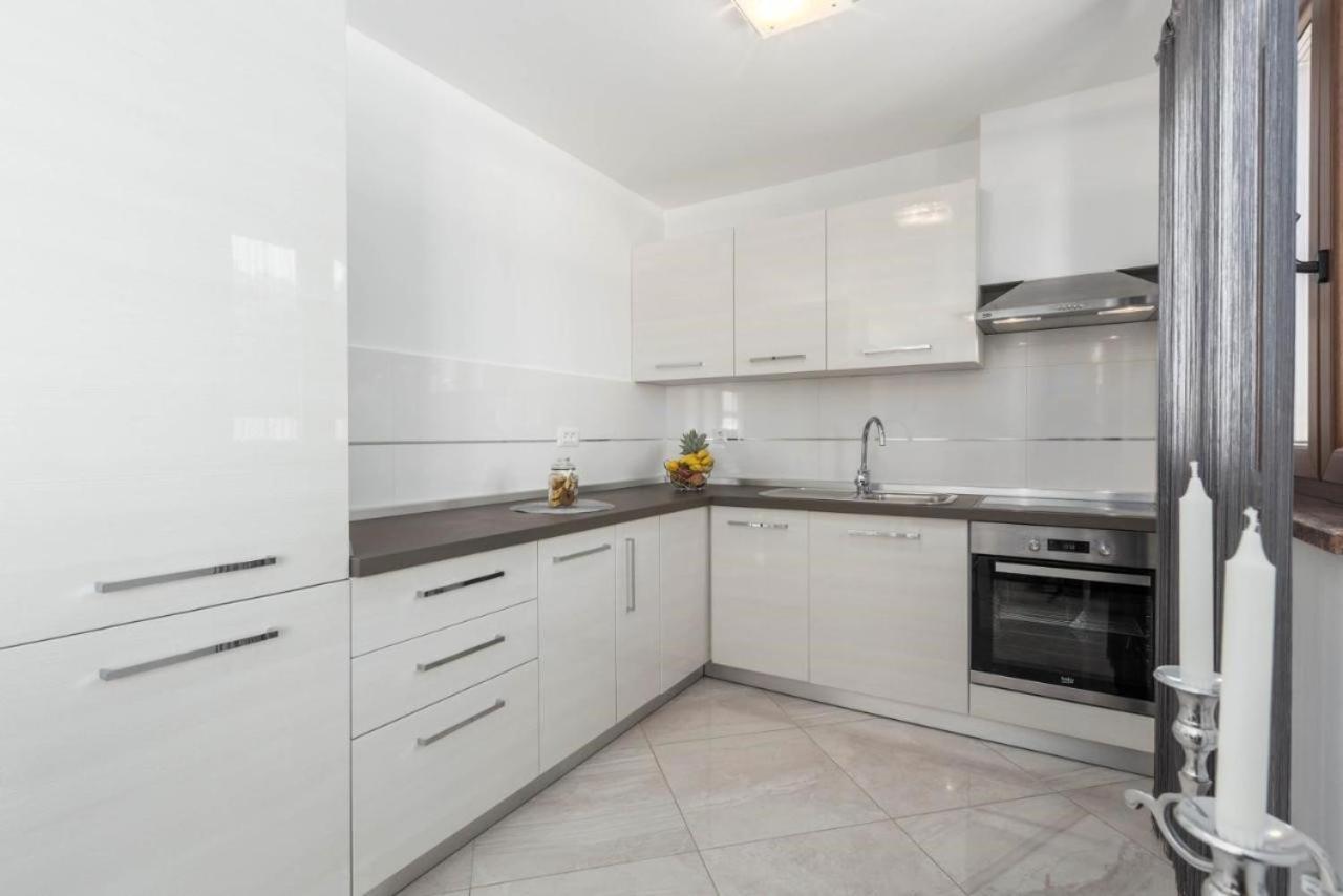 Mass Black Apartment